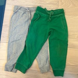 Primary 3T sweatpants pair